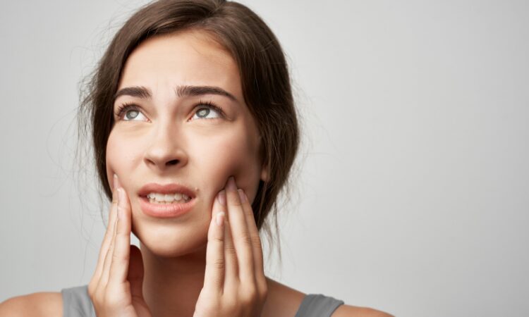 While symptoms can vary in severity, there are a few common experiences many people with TMJ disorder report.
